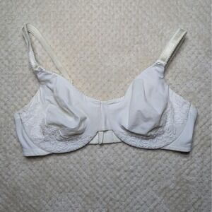 Olga 40C White Underwire Bra Lace Trim Support Nylon Blend Style 35063